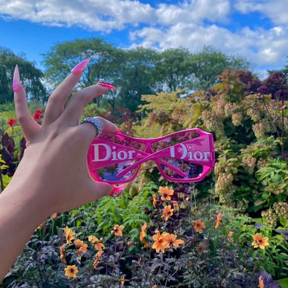 SOLD 📣 Christian Dior Y2K Hot Pink Overshine Sunglasses - Picture 4 of 10